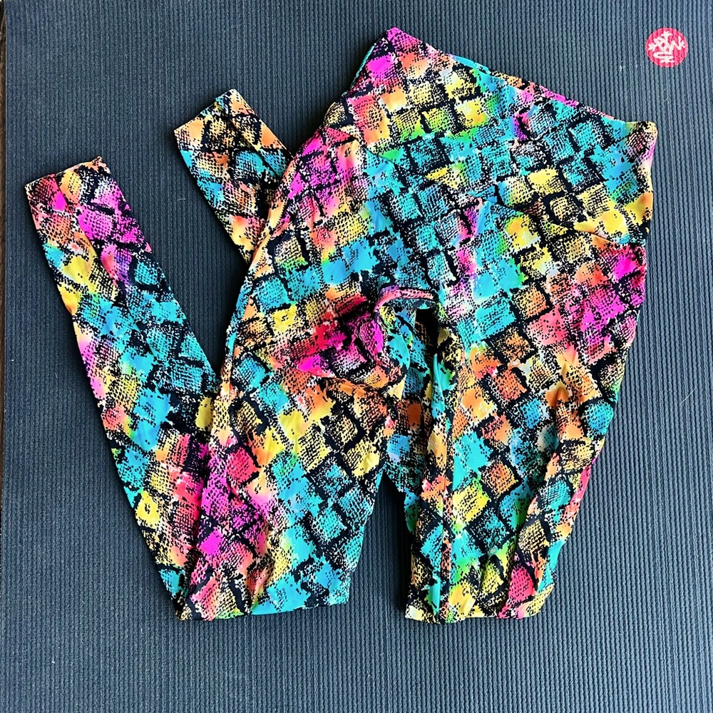 K-Deer HIGH WAIST yoga pants. Multi-colored!